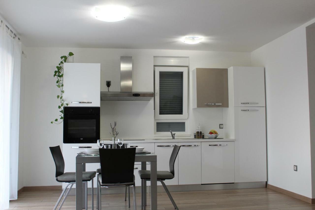 Apartment Fiorella Porec Exterior photo
